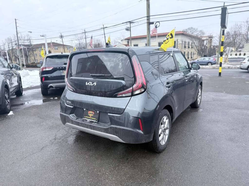 2024 Kia Soul LX