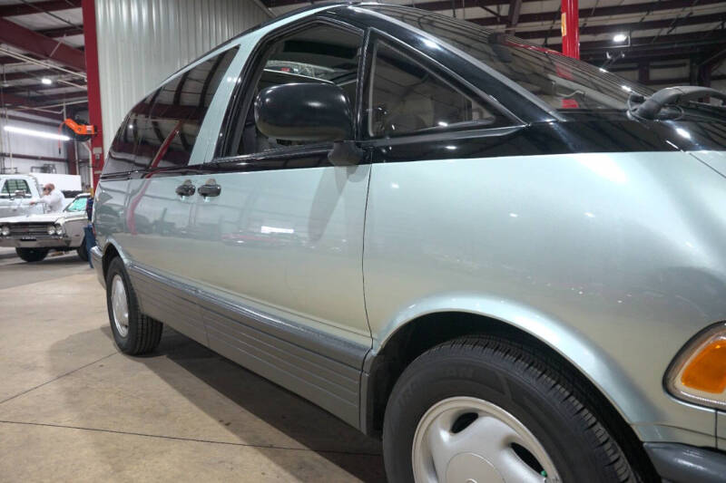 1992 Toyota Previa LE