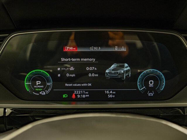 2021 Audi e-tron quattro Premium
