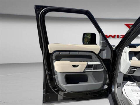 2022 Land Rover Defender 110 X-Dynamic SE