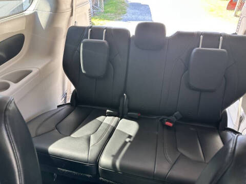 2017 Chrysler Pacifica Touring-L