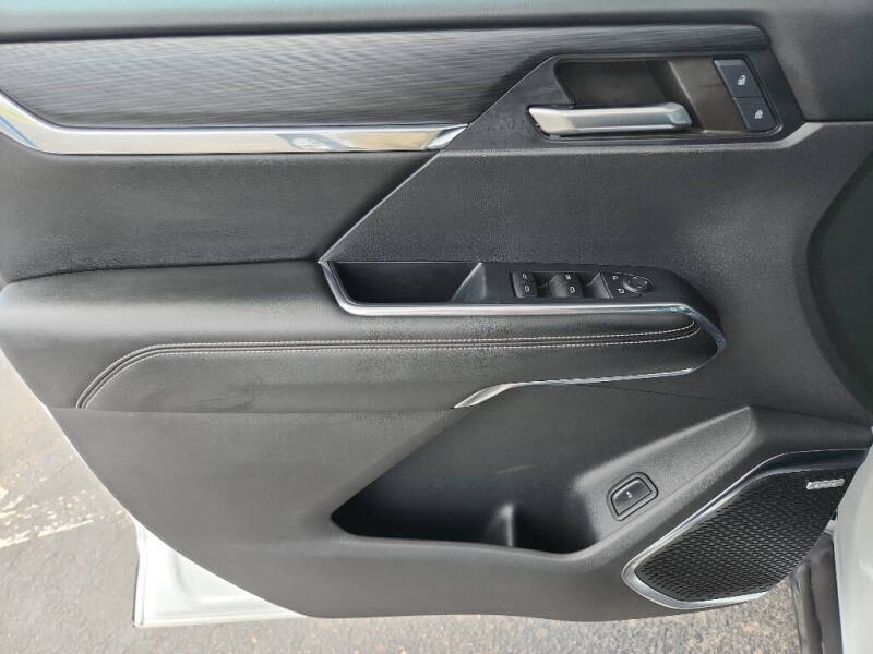 2024 GMC Acadia Elevation