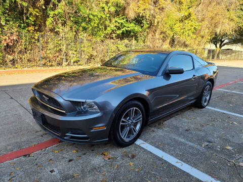 2013 Ford Mustang for sale at DFW Autohaus in Dallas TX