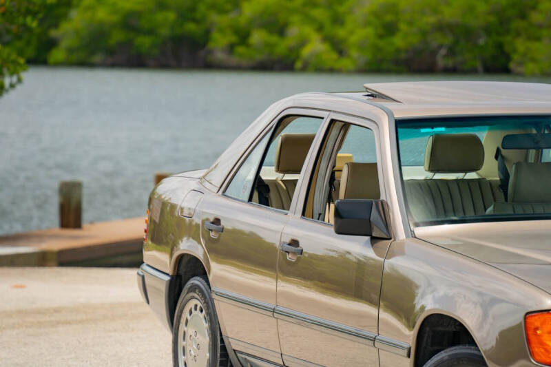1988 Mercedes-Benz 300-Class 300 E