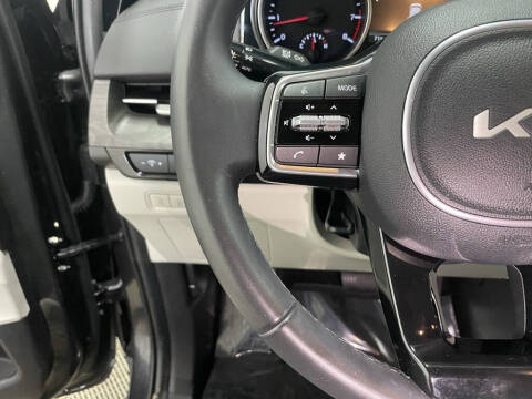 2024 Kia Carnival EX