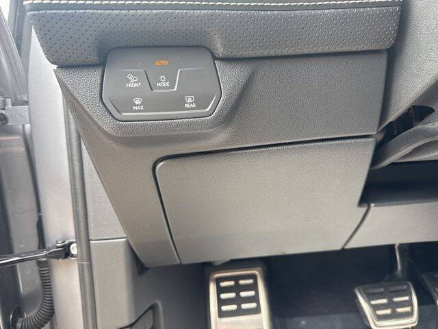 2025 Volkswagen Atlas Cross Sport SEL Premium R-Line 4Motion