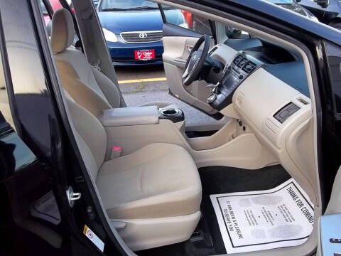 2012 Toyota Prius v Three