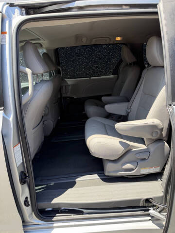 2019 Toyota Sienna XLE 8-Passenger