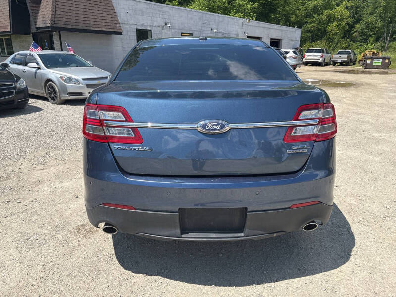 2018 Ford Taurus SEL