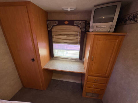 2005 Ford E-Series E-450 SD