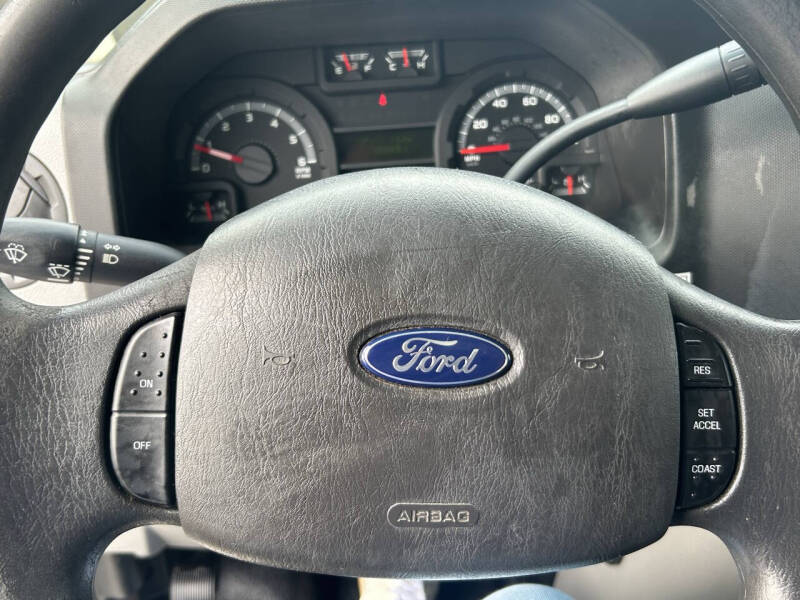 2017 Ford E-Series E-350 SD