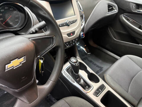 2017 Chevrolet Cruze LS Auto