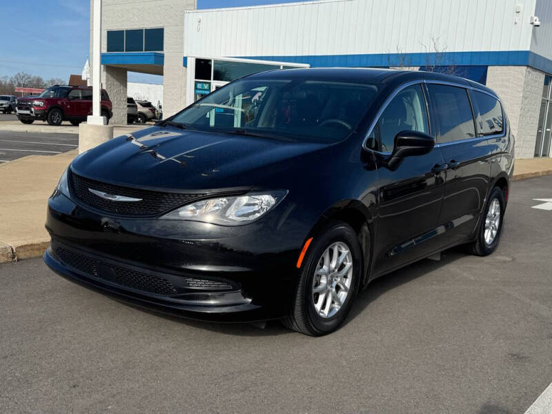2022 Chrysler Voyager LX