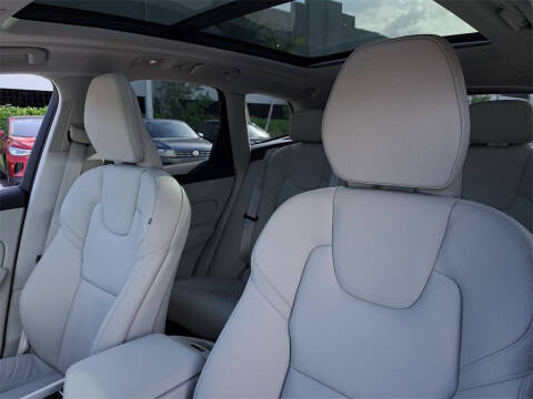 2022 Volvo XC60 Recharge T8 Inscription Expression