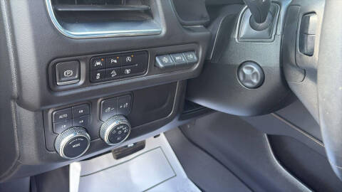 2023 GMC Yukon XL AT4