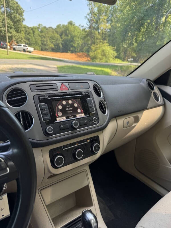 2011 Volkswagen Tiguan SE