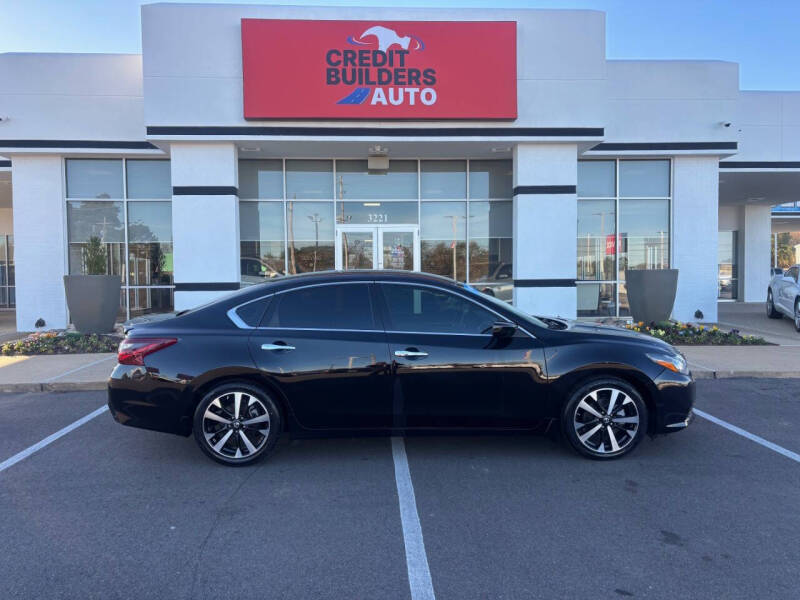 2018 Nissan Altima SR's photo