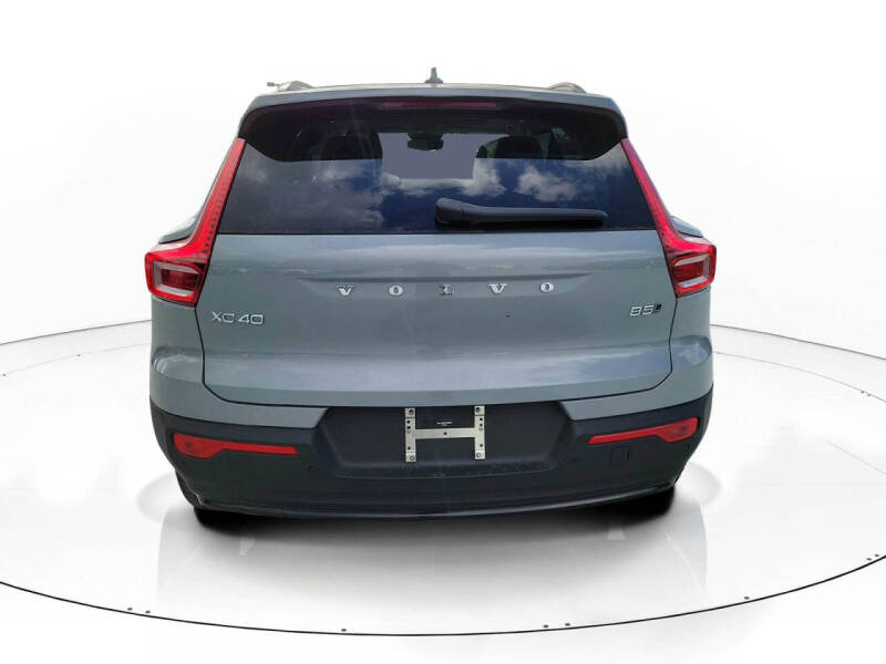 2026 Volvo XC40 B5 Plus