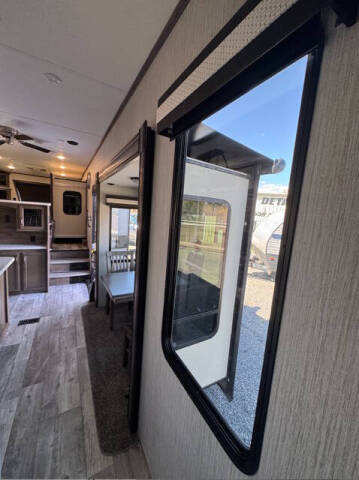 2021 Forest River Sandpiper 379FLOK
