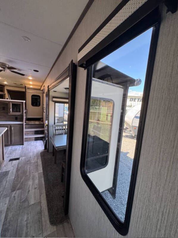 2021 Forest River Sandpiper 379FLOK