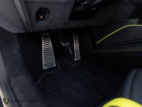 2024 Lamborghini Revuelto