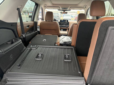 2025 Nissan Pathfinder Platinum