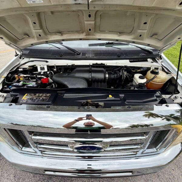 2011 Ford E-350