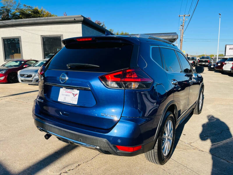 2019 Nissan Rogue SV photo 6