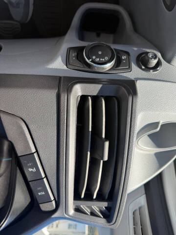 2017 Ford Transit 150 XLT