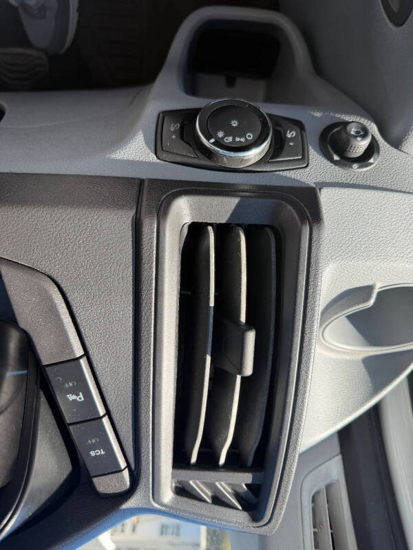 2017 Ford Transit 150 XLT