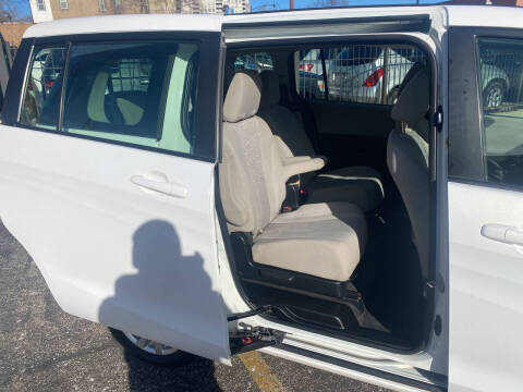 2012 Mazda MAZDA5 Sport