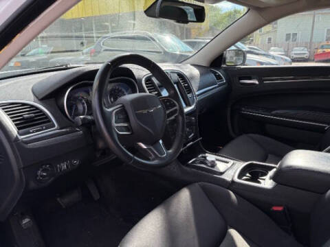 2018 Chrysler 300 Touring