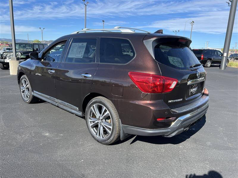 2020 Nissan Pathfinder Platinum