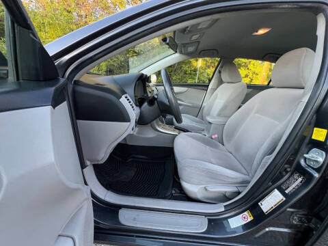 2011 Toyota Corolla LE