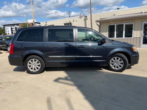 2014 Chrysler Town and Country Touring
