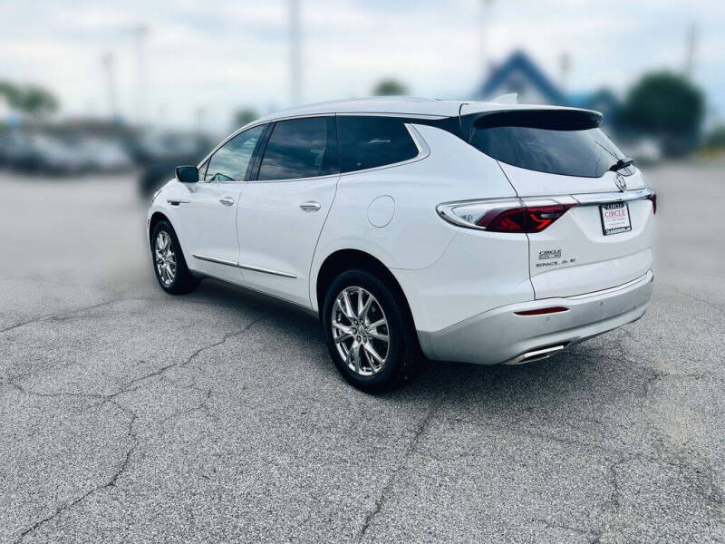 2023 Buick Enclave Essence