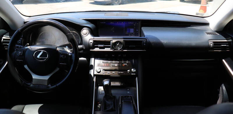 2017 Lexus IS 200t