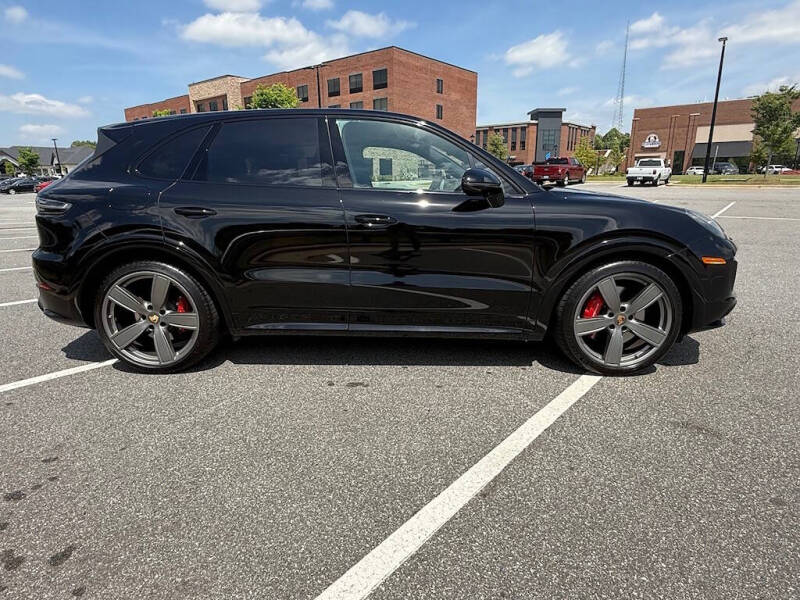 2022 Porsche Cayenne GTS