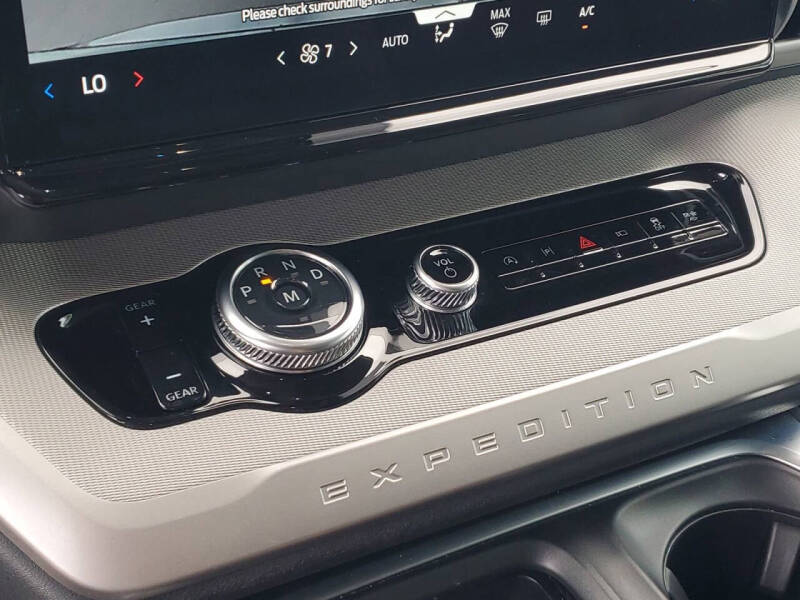2025 Ford Expedition Active
