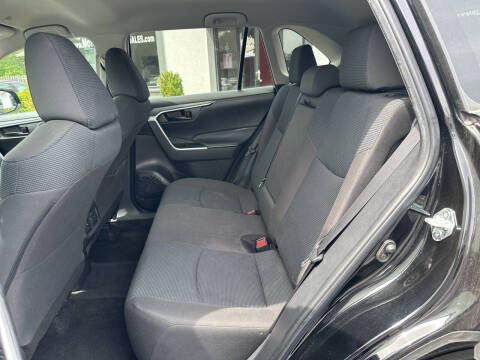 2023 Toyota RAV4 LE