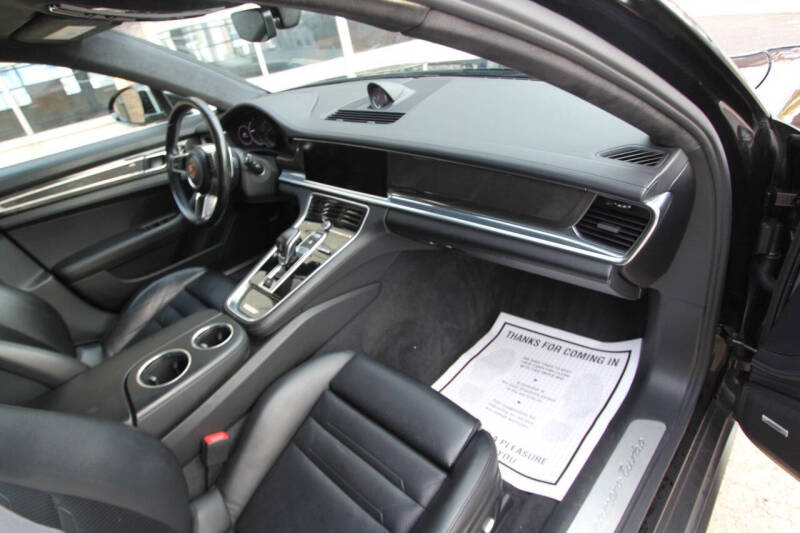 2017 Porsche Panamera Turbo