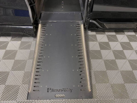 2022 Toyota Sienna Platinum 7-Passenger