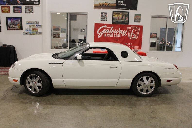 2002 Ford Thunderbird Deluxe