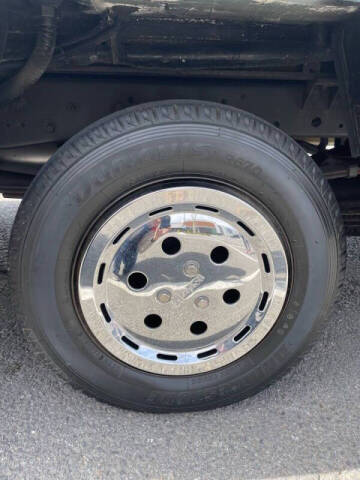 1997 Isuzu Elf Camper