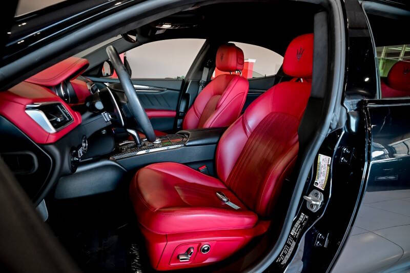 2022 Maserati Ghibli Modena Q4