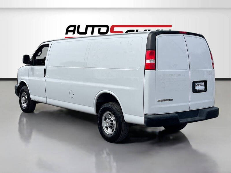 2023 Chevrolet Express 2500