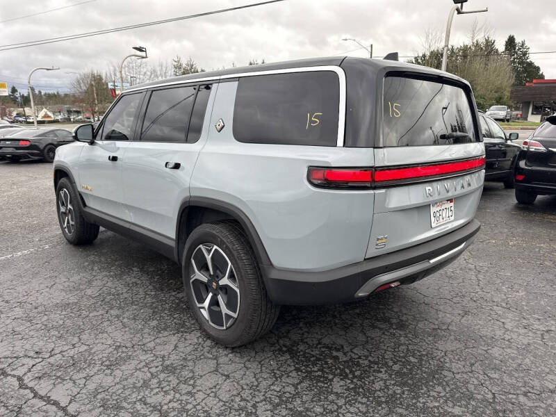 2023 Rivian R1S Adventure