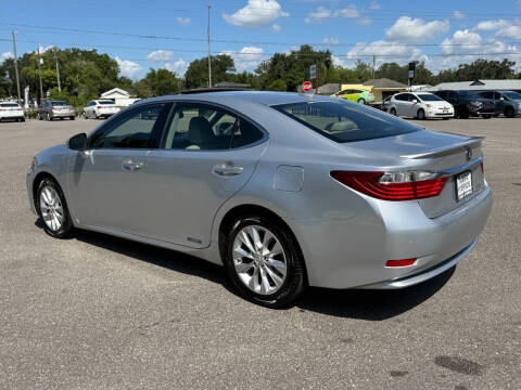 2014 Lexus ES 300h