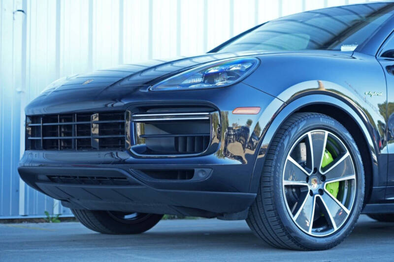 2021 Porsche Cayenne Turbo S E-Hybrid Coupe