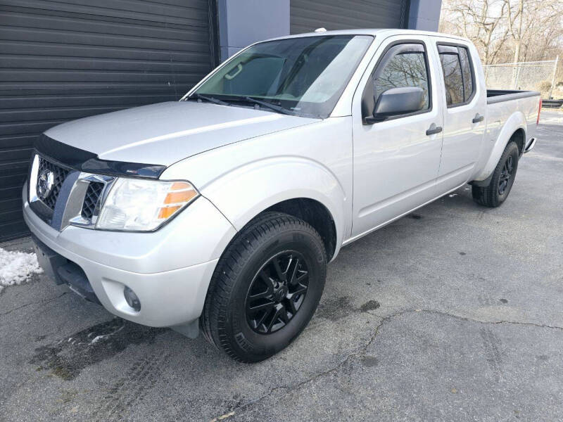 2015 Nissan Frontier SV photo 3